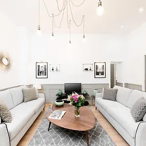 https://the-residence-luxury-apartments-center-1-2.fr-paris.fr