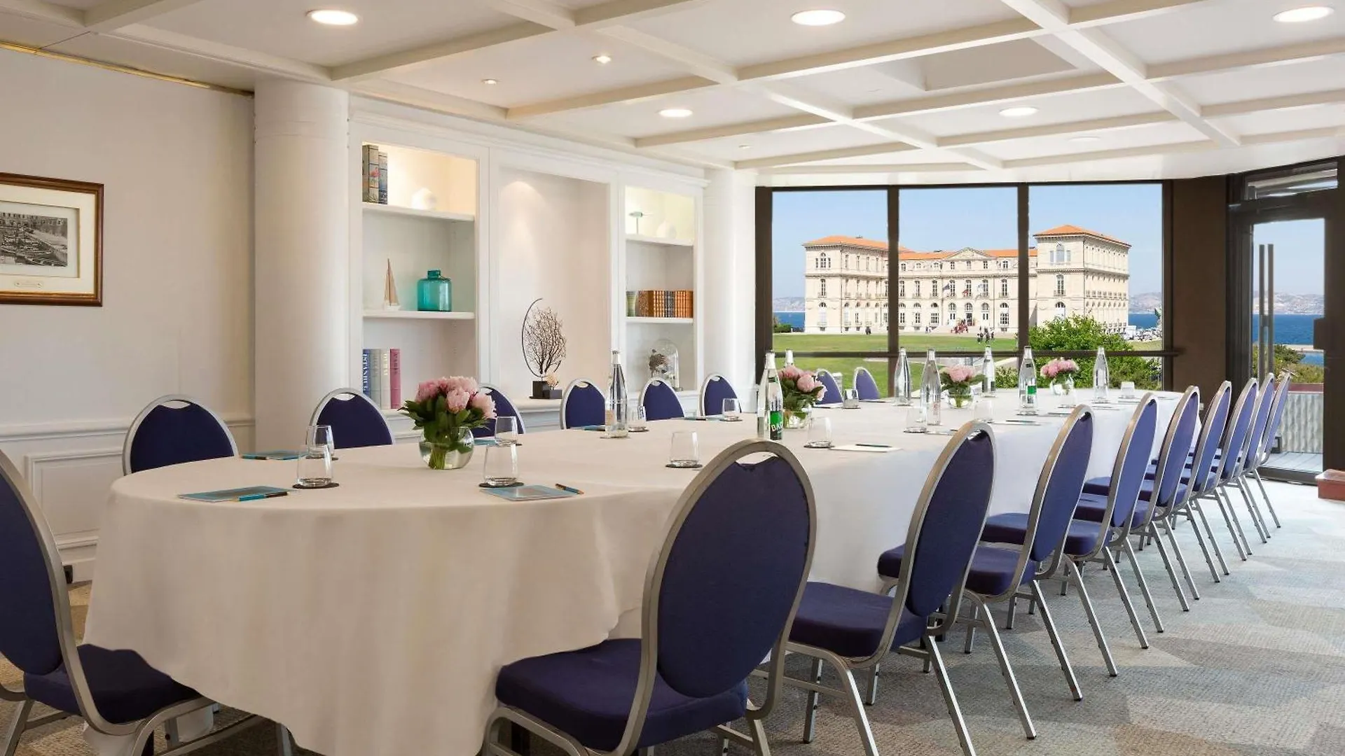 Hotel Sofitel Marseille Vieux-Port 5*,